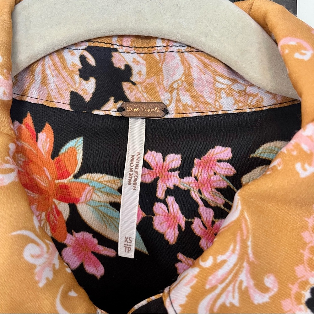 Free People Black and Marigold Floral Button-Down Shirt Boho Southwestern XS - Picture 7 of 8